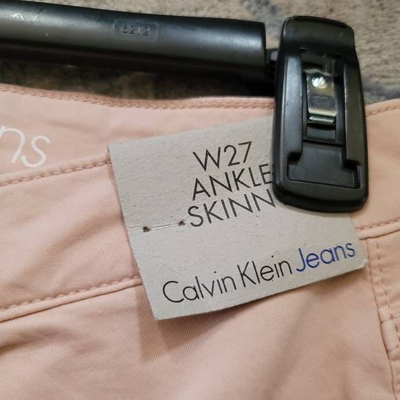 Calvin Klein Jeans - Picture 5 of 9